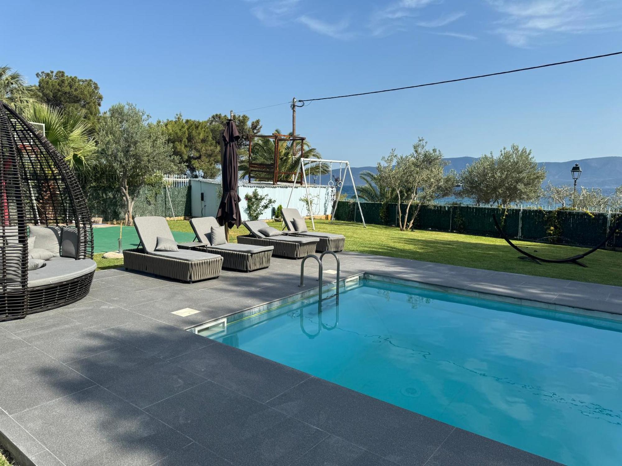 Zoza Luxury Villa Isthmia By The Sea With Private Pool Kalamáki エクステリア 写真