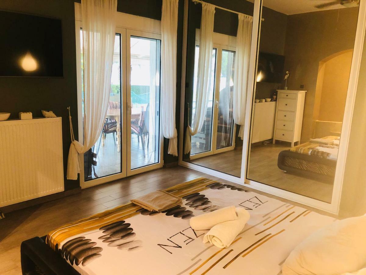 Zoza Luxury Villa Isthmia By The Sea With Private Pool Kalamáki エクステリア 写真